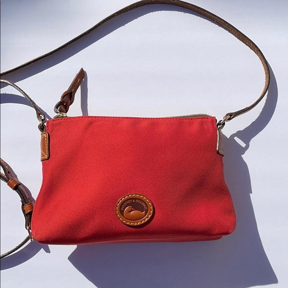 ❤️Dooney Bourke ❤️ crossbody❤️ - Picture 2 of 11